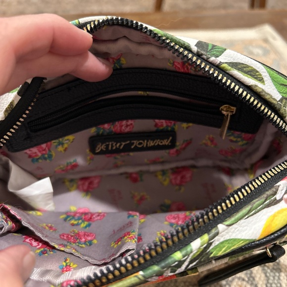 Betsy Johnson Crossbody - Picture 3 of 5
